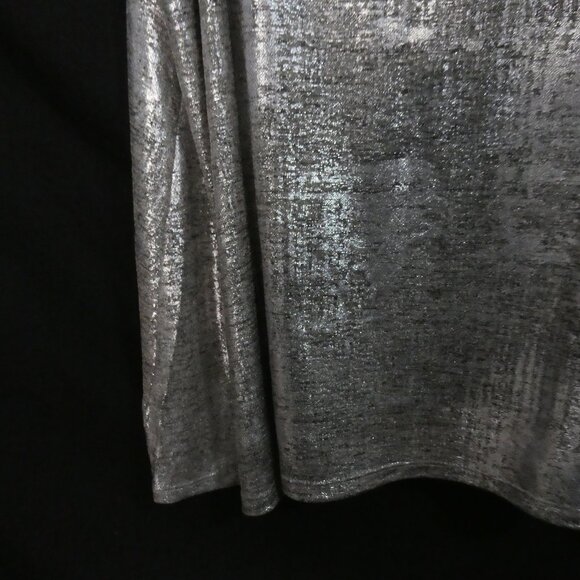 TORRID | size 1 | Metallic Sleeveless Shimmer Lightweight Top - Picture 11 of 13